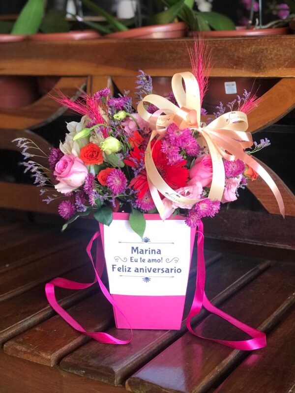 Box buque com mix de flores nobres P