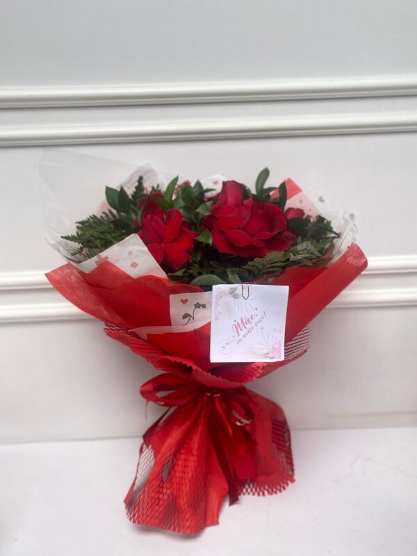 Ramalhete com 6 Rosas Vermelhas