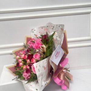 Ramalhete com 8 Rosas Rosas
